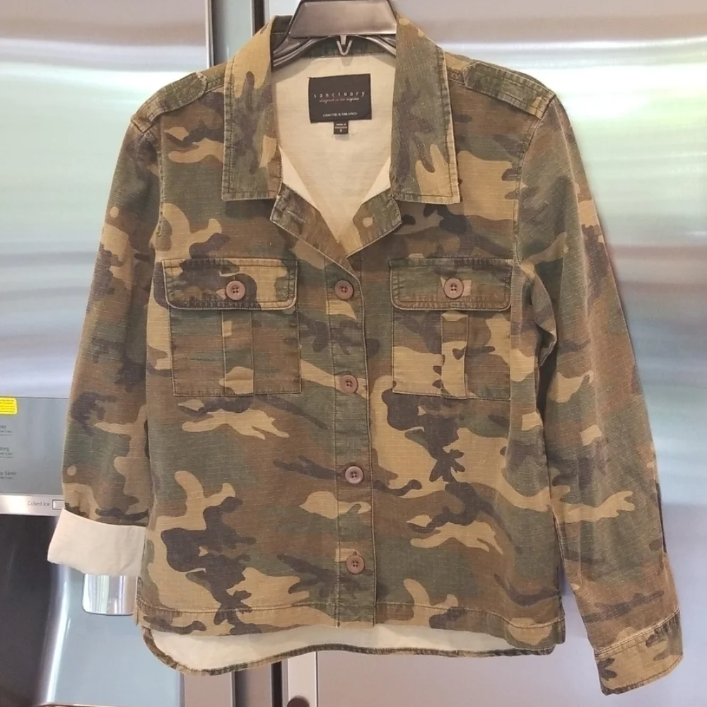 💕SANCTUARY💕 Camo Button Down Boyfriend Shirt